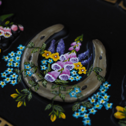 Horseshoe & Flowers Close Up house sign