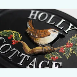 Wren Holly Close Up - B131a-close